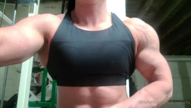 MuscleGeisha / Onlyfans Musclegeisha - max effort bench day flex in a slingshot fucking proud muscle thats not just for 17-01-2022 - Fuck