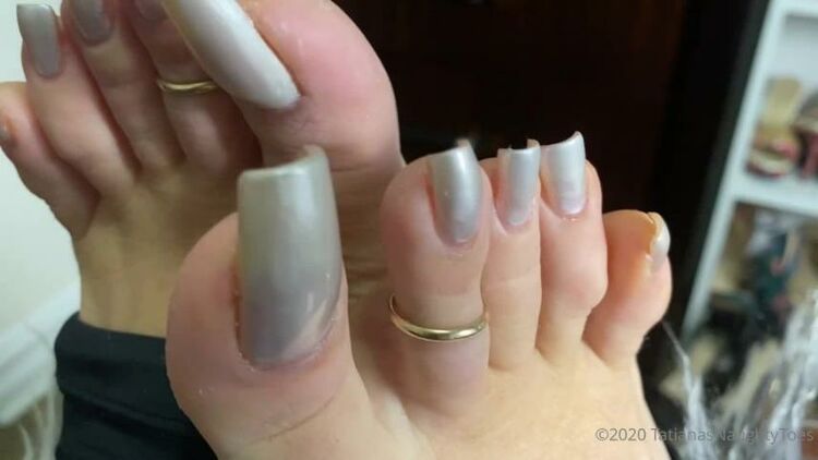 TATIANA - tatianasnaughtytoes / Onlyfans Tatianasnaughtytoes - new snow white pedicure barefoot showing the new snow white pedicure while 26-12-2020 - Naughty