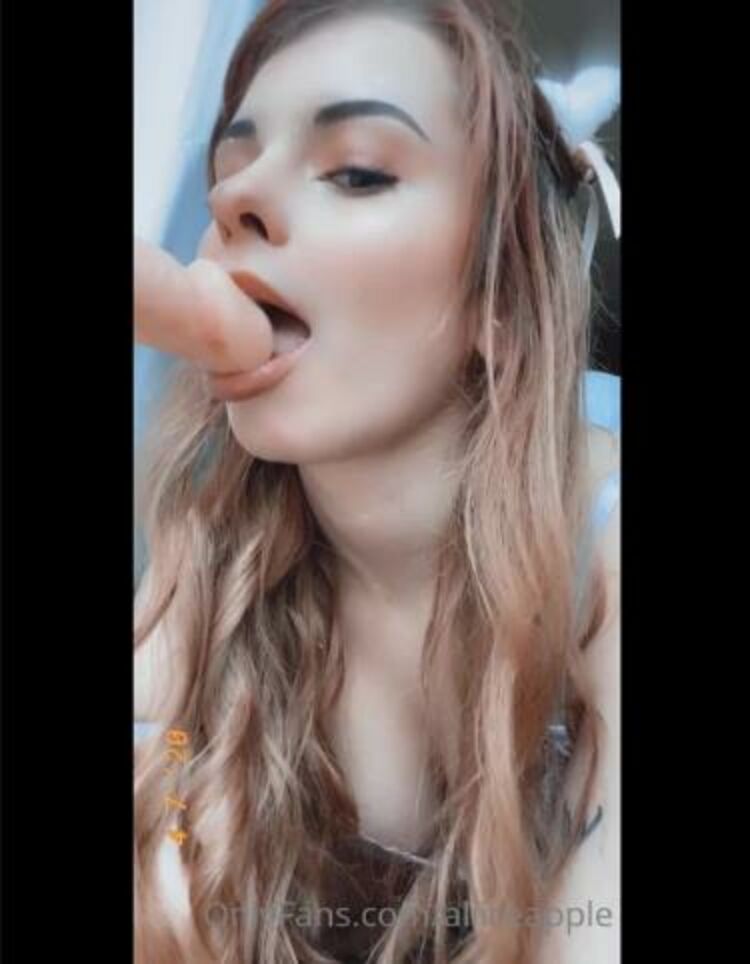 Aliice Apple / Onlyfans Aliiceapple - different angle today was a blowjob pov intensive day 04-07-2020 - Pov