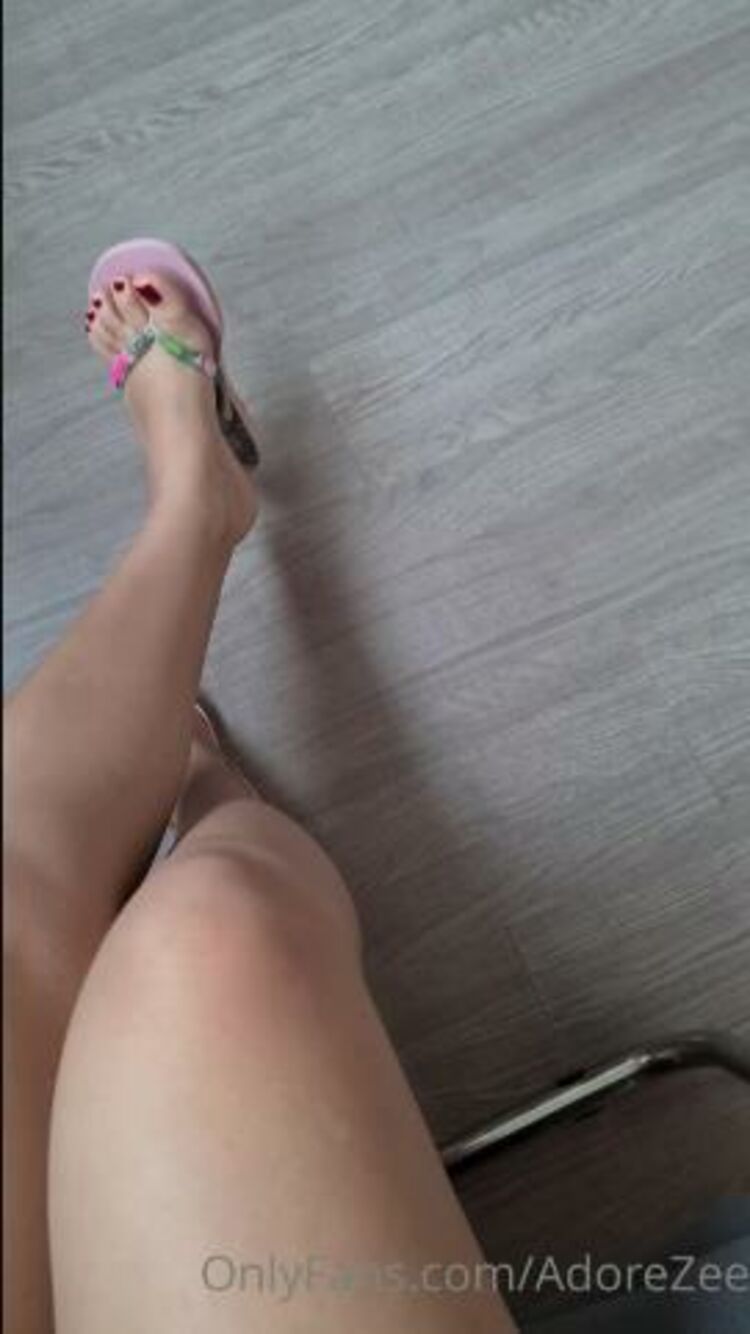 AdoreZee / Onlyfans Adorezee - havaianas sandals dangling as requested so fucking much by you guys 19-04-2022 - OnlyFans