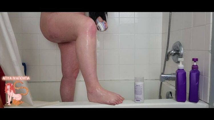 Anya Ivanovna / Manyvids Smooth Leg Shaving - Manyvids