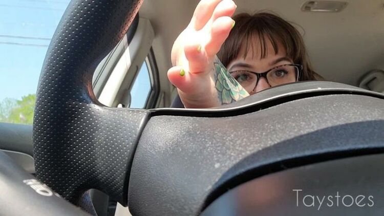 TaysToes – Feet on Steering Wheel – Footworship, Footjob