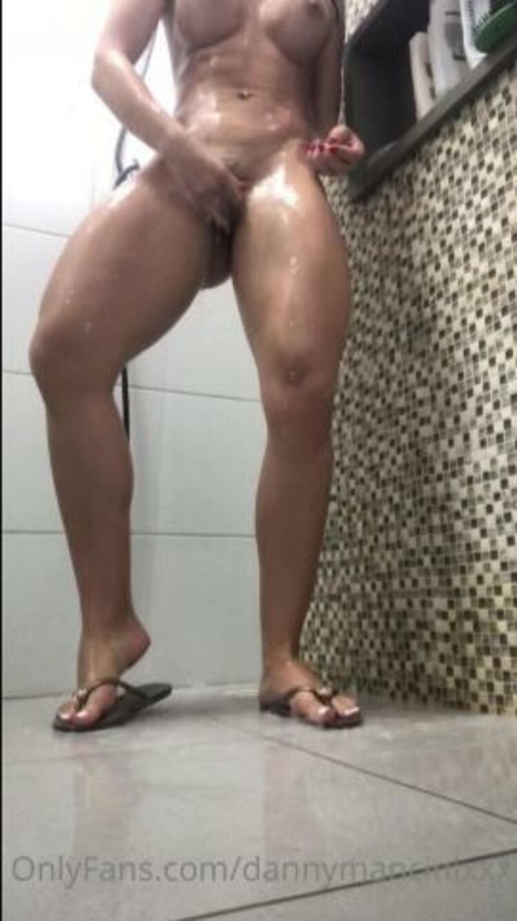 Danny Mancinni - dannymancinixxx / Onlyfans Dannymancinixxx - will you come shower with me vem tomar banho comigo 21-05-2020 - OnlyFans