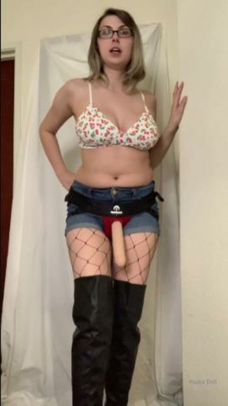 Fuuka Doll / Onlyfans Fuukadoll - i shot this on a whim right after dominating a little cum loving loser in a private 06-11-2019 - OnlyFans