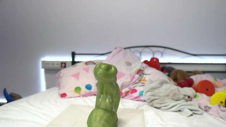 Siswet19 - Monster size hulk dildo rough and deep penetration with young blonde camgirl