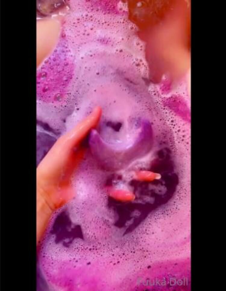 Fuuka Doll / Onlyfans Fuukadoll - bath bomb 21-04-2021 - OnlyFans