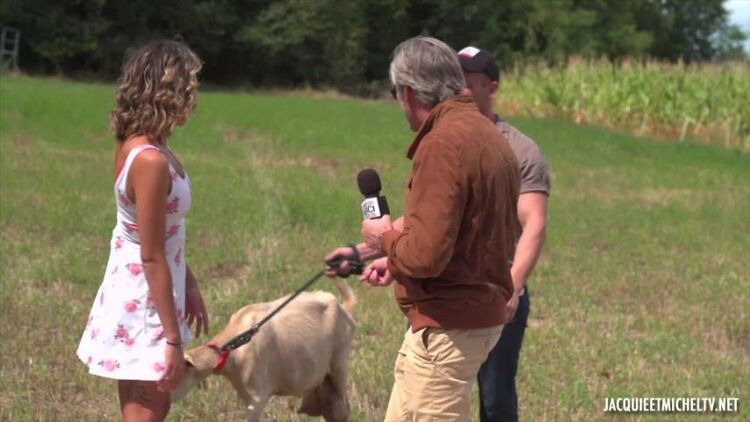 Carollina Cherry - Carollina Plays The Farm Girl... Naughty!