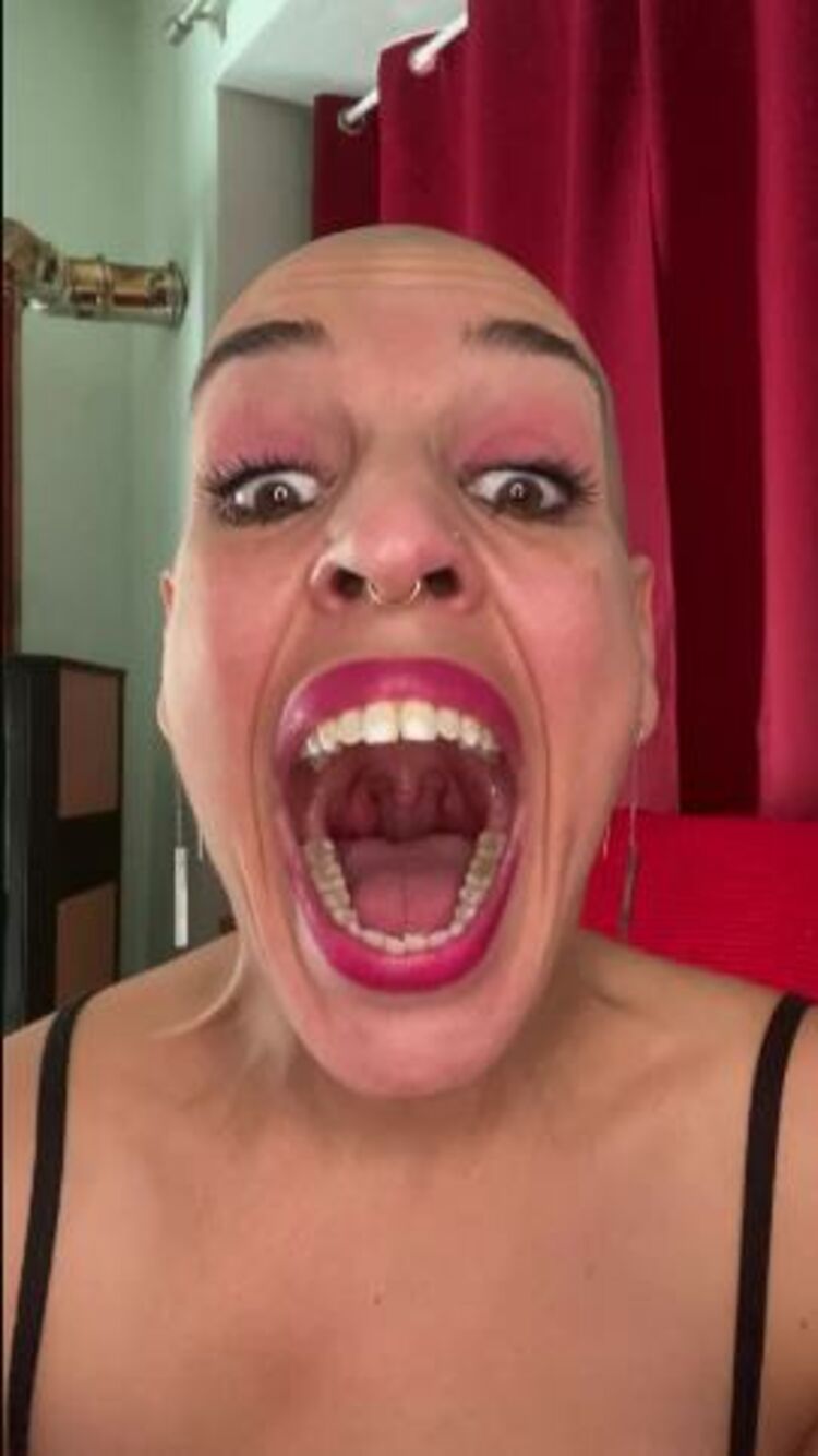 emprexkala / Manyvids Wanna know how big my mouth is - Fetish