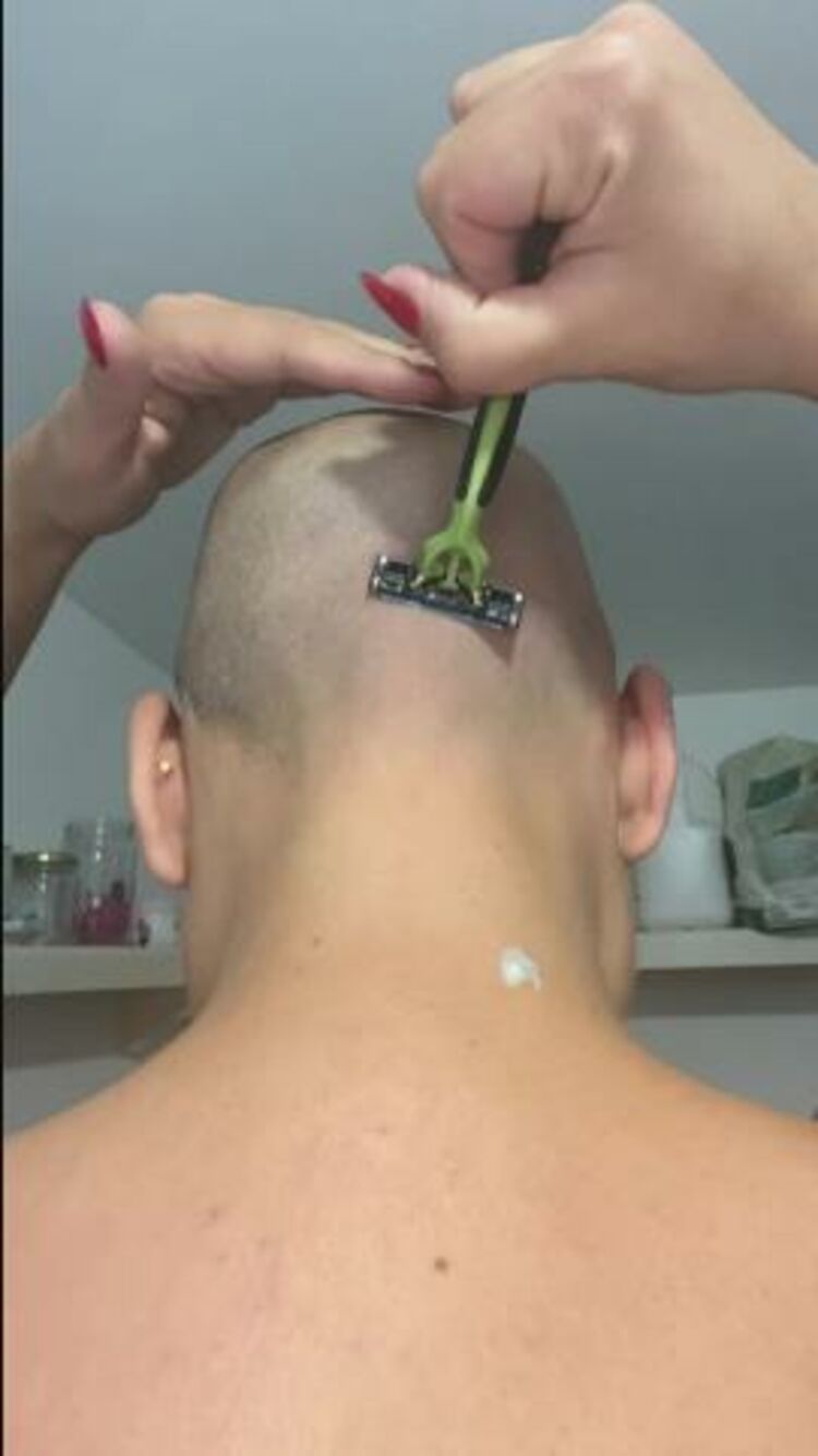 emprexkala / Manyvids Full headshave - Fetish