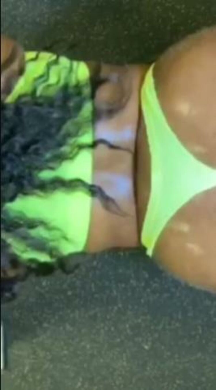 Samira 0825 / Onlyfans Samira - lean green nbsp sex machine gotta get this summer body back what would y 17-03-2021 - Sex Machine