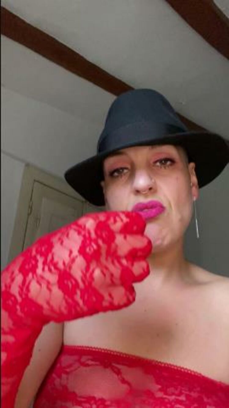 emprexkala / Manyvids Cum on my red lace gloves - Female