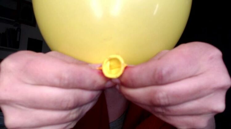 emprexkala / Manyvids Gts sister traps you inside a ballon - Manyvids