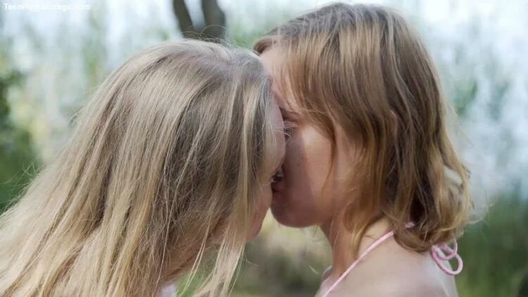 Ariel and Oxana True Lesbian Love