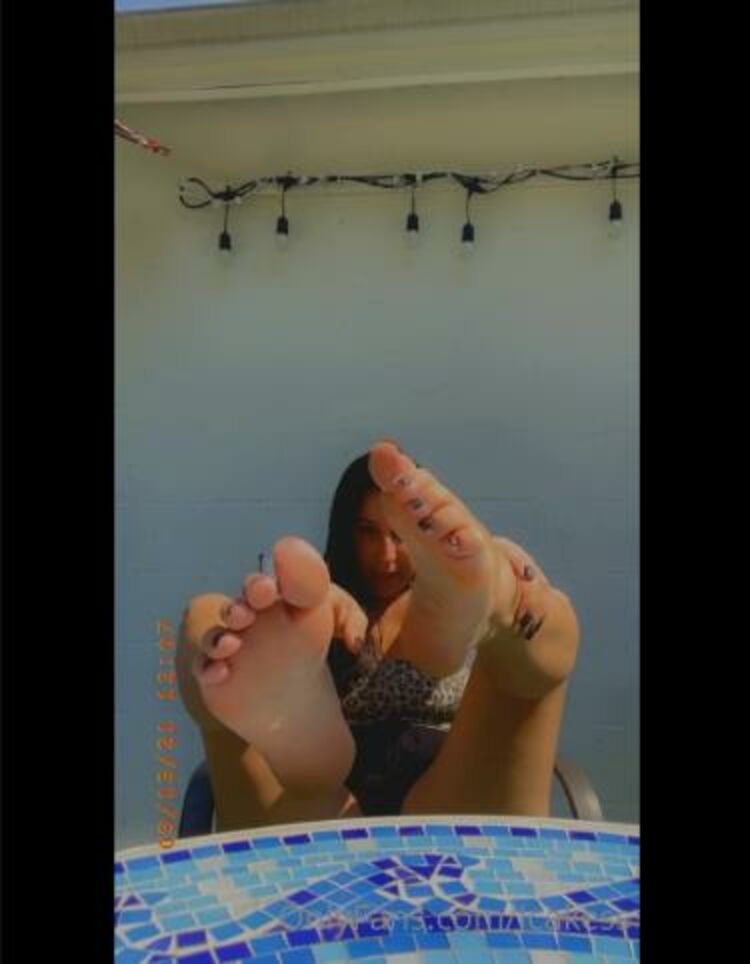 Jcakess / Onlyfans - i love to suck my toes who likes to suck toes too 13-09-2021 - Love