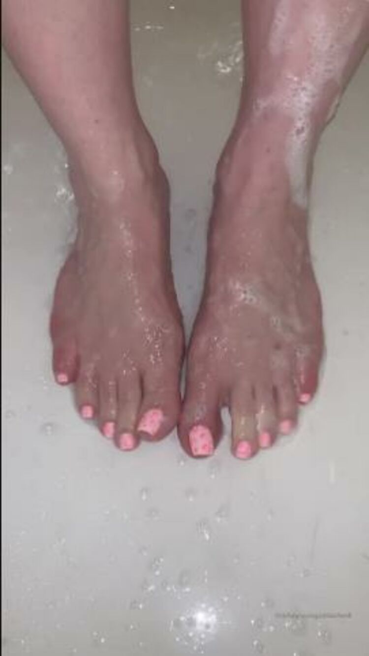 goddessfendi 20-03-2020 Wash your hands ….. and feet