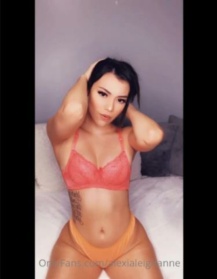 ALEXIA - juicyleighanne / Onlyfans Juicyleighanne - whats the highlight of your day 12-10-2020 - OnlyFans