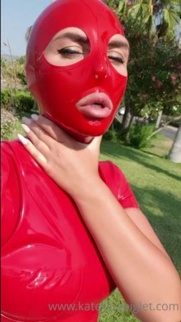 Katerina Piglet / Onlyfans Katerinapiglet - for mask lovers 01-09-2020 - Fetish