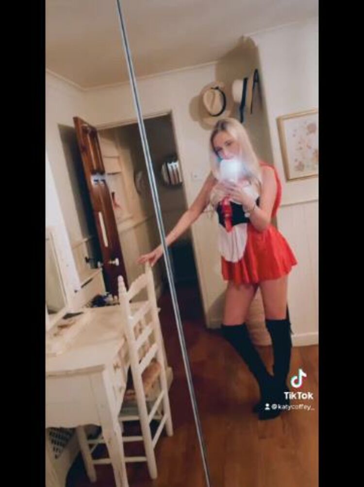 Katy Coffey / Onlyfans Katycoffey - help me pick my halloween outfit first choice is little red riding hood 27-10-2021 - Riding