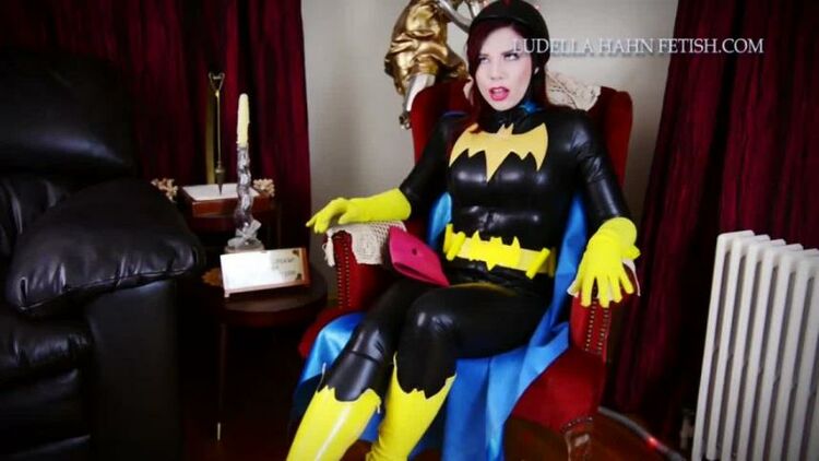 Ludella Hahn – The Cat’s Batty Burglar – Costume, Femdom