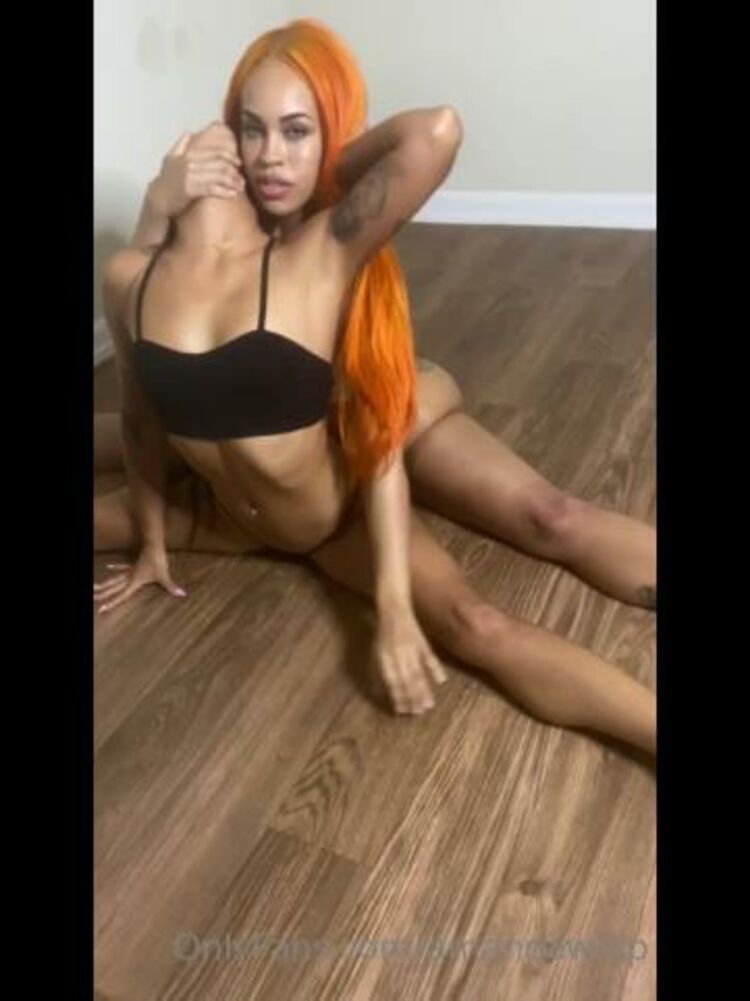 Misswhip / Onlyfans Missxwhip - rolling around with bendy babe rachel fit because two butts are better than one 08-08-2020 - Whip