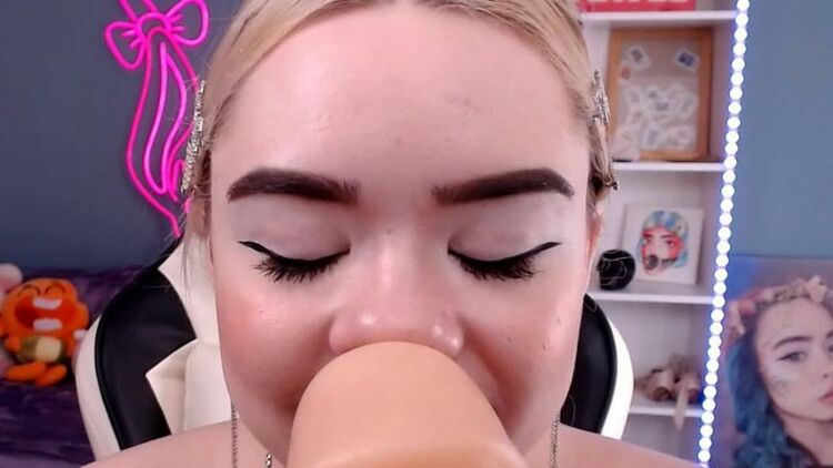 MiaMelon – Sweet Sperm Facial 1