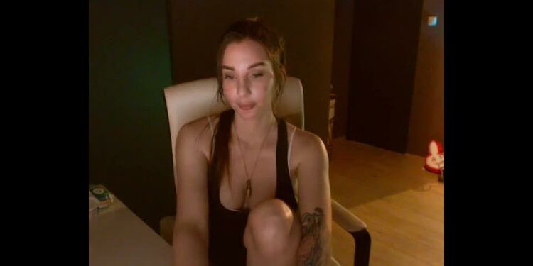 Hot Webcam Girl - Shootermcfapn