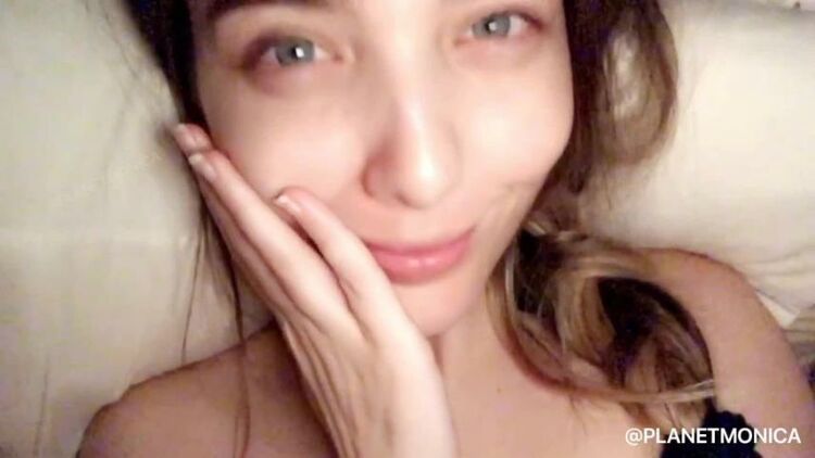 Mo - planetmonica / Onlyfans Planetmonica - playing with my nipples and teasing you with my titties late at night in the dark with t 25-05-2020 - Tits