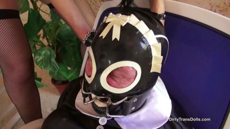 Queens of Kink – Rubber Doll Pool Party – Sissy – Liza, Teasing