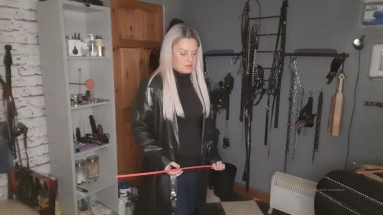 Mistress Athena - This Was A Added Extra For My Slave - HD 720p