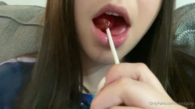 Alyssa Shy / Onlyfans Alyssashy - thinking of licking other things honestly 17-02-2021 - Licking