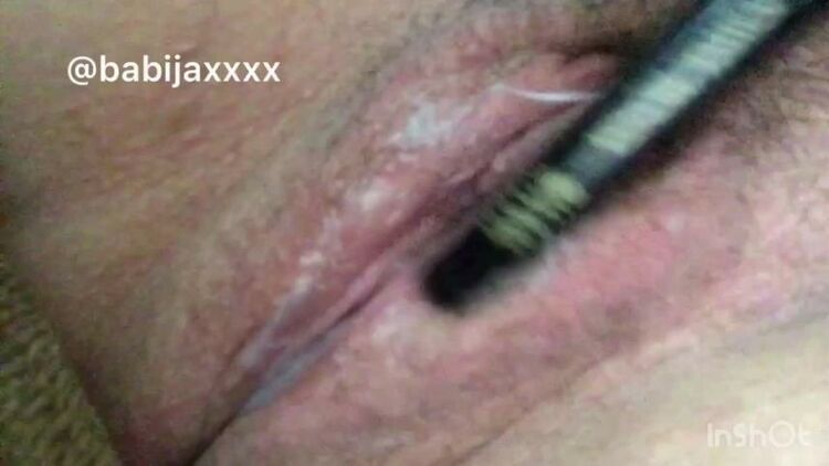 Fluffy Kitty - babijaxxxx / Onlyfans Babijaxxxx - watch me cum using my make up brush ive been so creamy lately minutes se 02-11-2019 - Watching