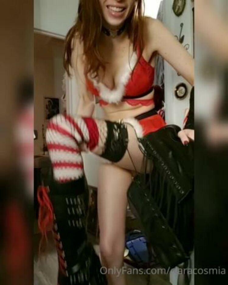 Clara Cosmia / Onlyfans Claracosmia - omg look at this motherfrakkin win xmas vs it may not look like a huge differen 22-02-2022 - Mother