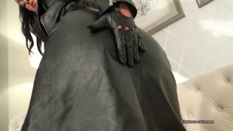 Fetish Liza – Cum on my leather biker skirt