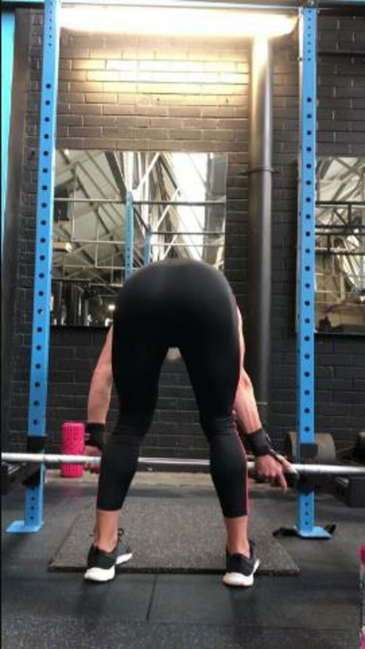 Julie Pereira - juliepereirapt / Onlyfans Juliepereirapt - how does she have the body of a goddess she works her ass off 27-09-2019 - Goddess