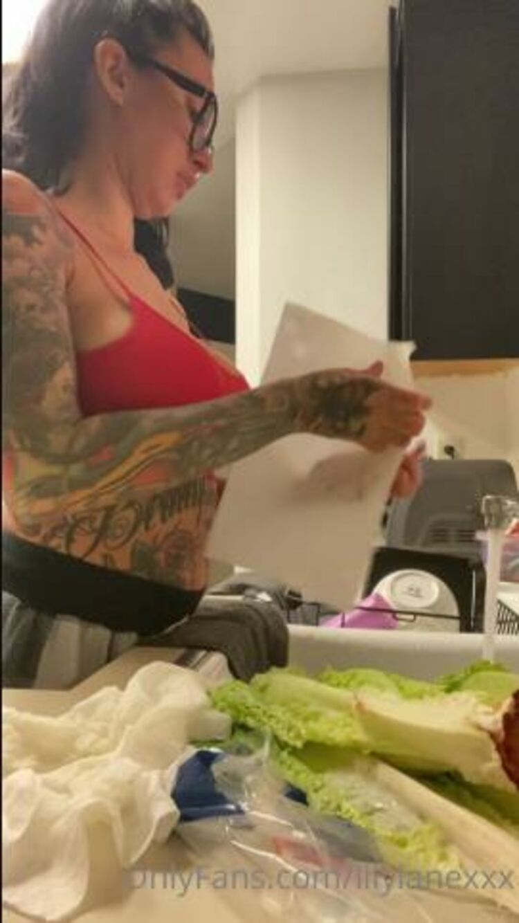 Lily Lane - lilylanexxx / Onlyfans Lilylanexxx - just making some dinner 09-06-2020 - Fetish