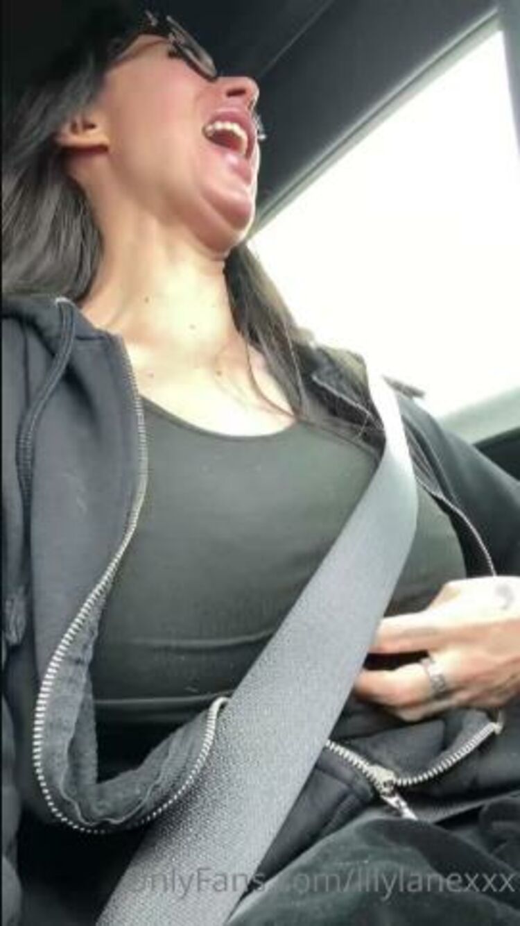 Lily Lane - lilylanexxx / Onlyfans Lilylanexxx - who wanna drive with me 19-03-2021 - OnlyFans