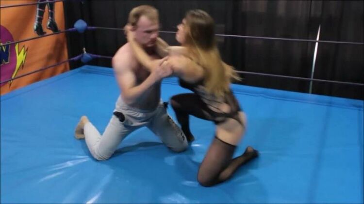 The Russian Amazons - Nika - Fem Bodybuilders Feet Pressed To The Guys Neck In The Ring - HD 720p