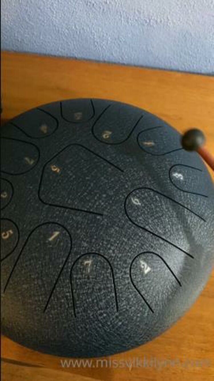 MistressVictoria - mistressvictorialynn / Onlyfans Mistressvictorialynn - i finally bought myself this tongue drum it plays such beautiful notes so calming think 23-01-2021 - Tongue