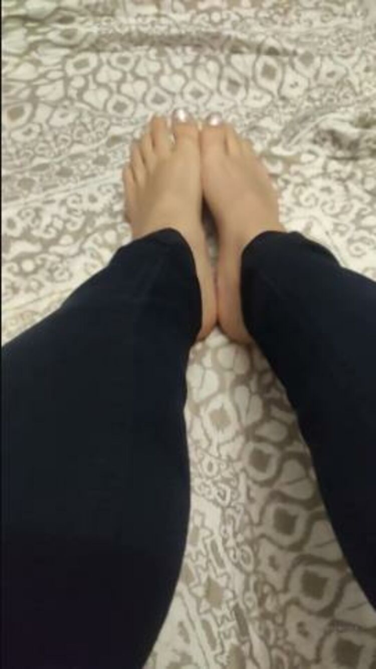 mistressinni 02-04-2020 Feet … feet … feet … fee