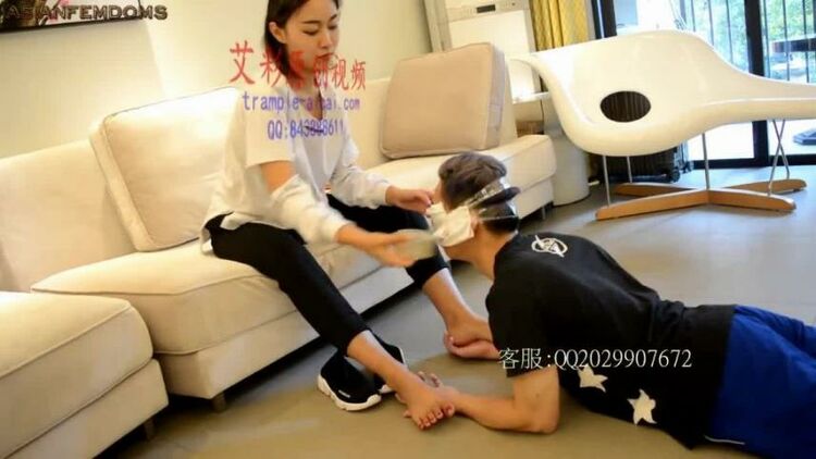 Chinese Femdom - Xia Fu Dirty Shoes White Socks Original Flavour Slave - HD 720p