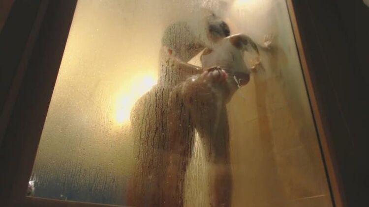 beabeatrice sensual showering