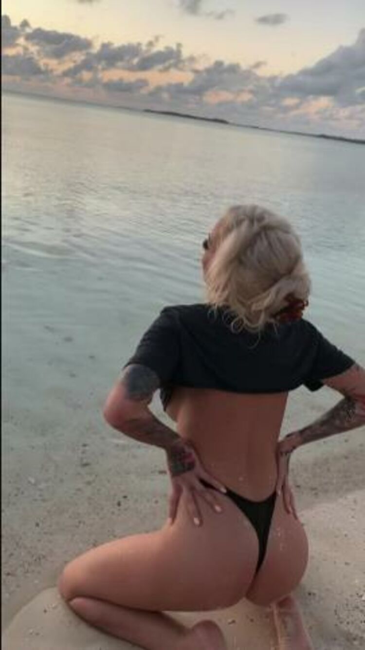 Rianna Carpenter / Onlyfans Thecombatbarbie - just for you my loves 08-11-2019 - Bisexual