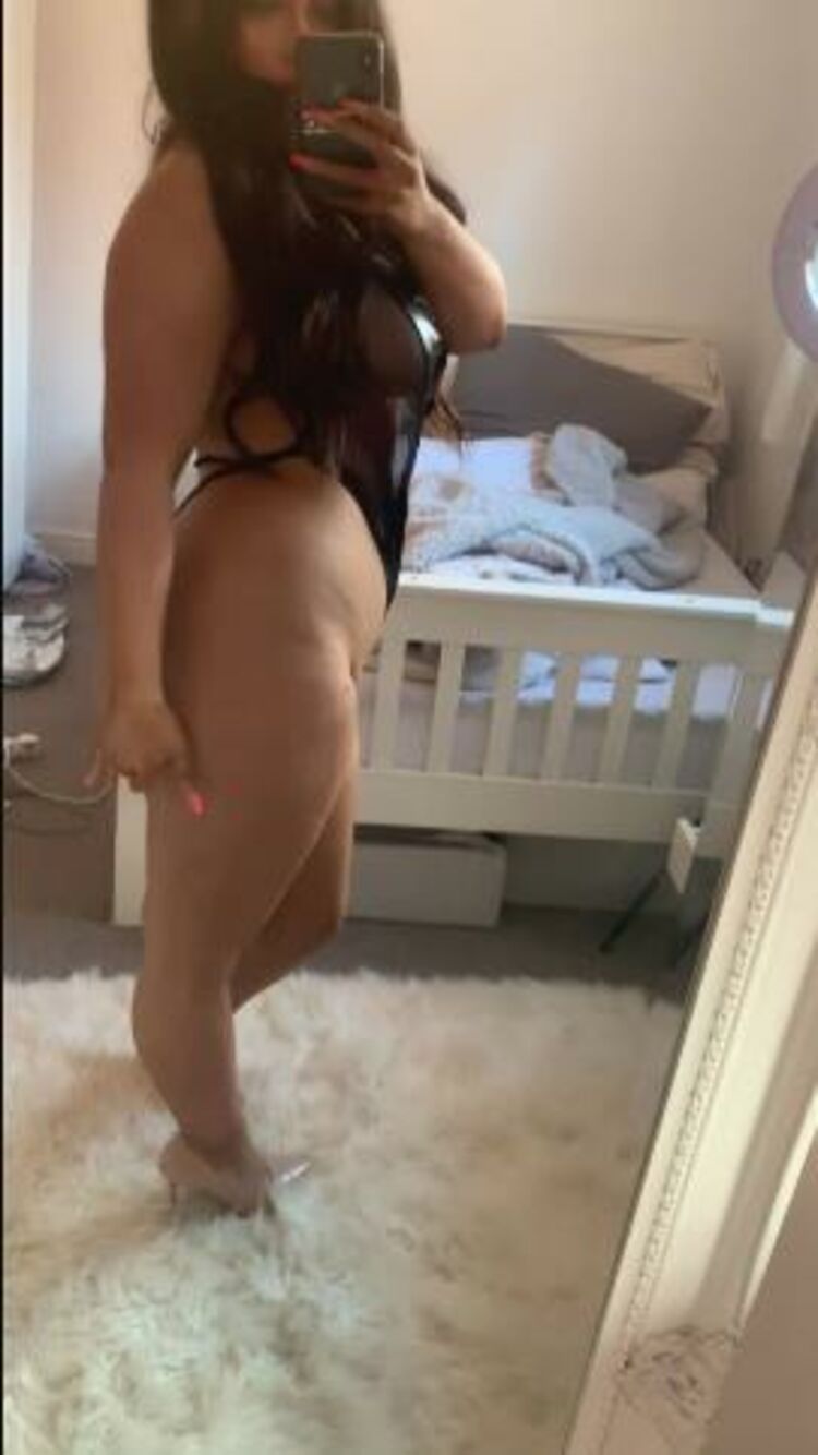 Han - thickbrunette / Onlyfans Thickbrunette 28-10-2019 - Brunette