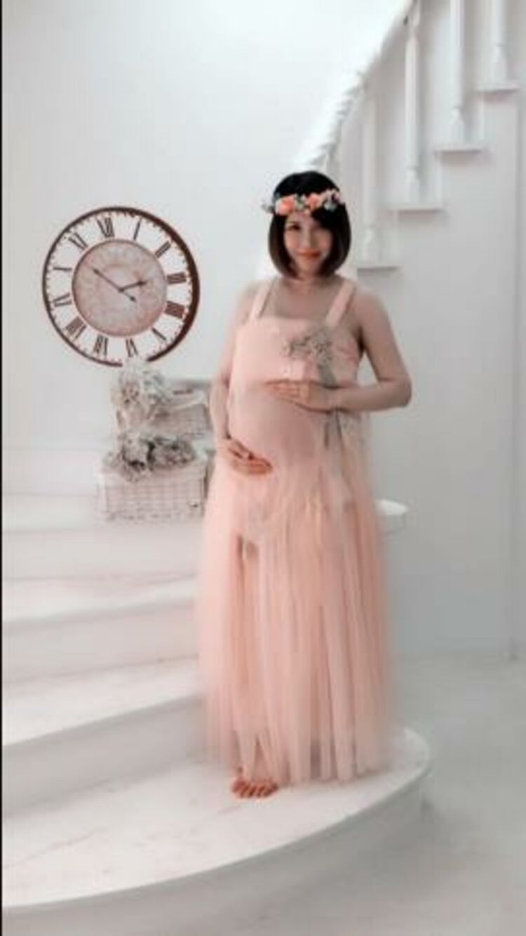 Anri Okita - anriokita real / Onlyfans Anriokitareal - video maternity photograph this dress is only on onlyfans 11-03-2018 - OnlyFans