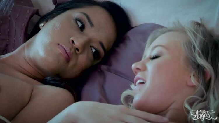 Bailey Brooke, Jessica Fox in The Sluttiest Sleepover