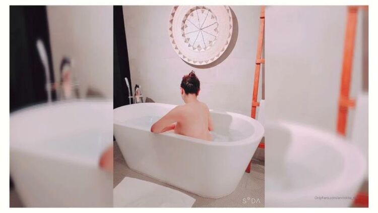 Anri Okita - anriokita real / Onlyfans Anriokitareal - video lets continue our travel how about nice bath tub with me nbsp 14-10-2019 - OnlyFans