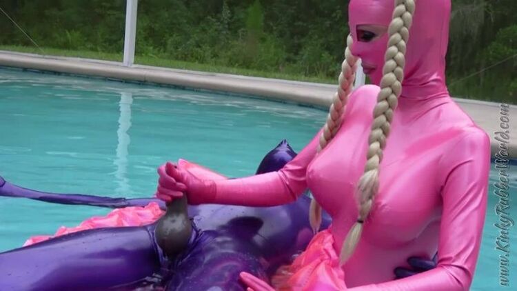 [k2s.cc] [TezFiles.com] Kinky Rubber World, Lara playing with Rubber Jeff in Latex Blindmask on the Pool Float