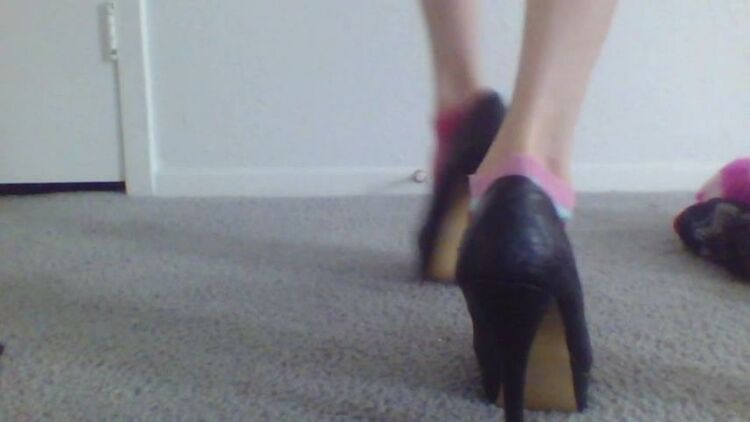 PrincessCica – High Heels with Mismatched Socks – Femdom Pov, Footworship