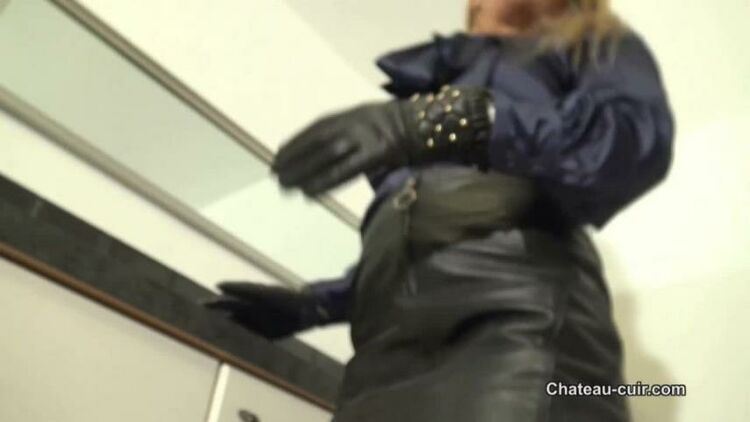 Kinky Leather Clips – Leather Smother Countdown – Femdom Pov, Facesitting