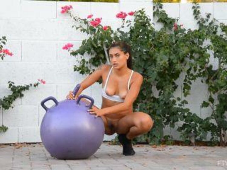 Sommer – Sexy Fit Squirter – Tan Tomboy Style 12